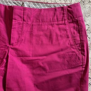 LIKE NEW Gap Fuchsia Shorts